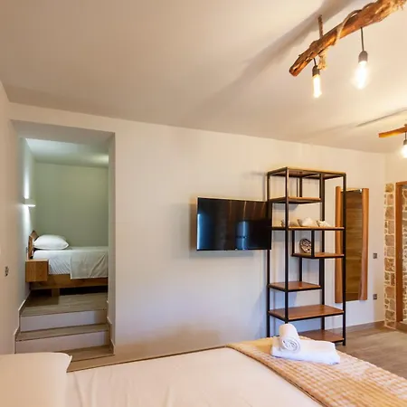 Rahones Apartment Himare