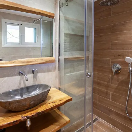 Rahones Apartman Himara